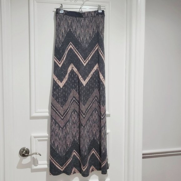 Streetwear Society Super Soft Maxi Skirt with Print- Grey/soft Pink S (S-M fit)​ - Picture 3 of 9